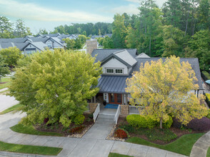 The Townhomes at Chapel Watch Village in Chapel Hill, NC - Foto de edificio - Building Photo