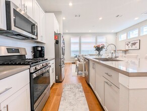 2204 Beall St in Houston, TX - Building Photo - Building Photo