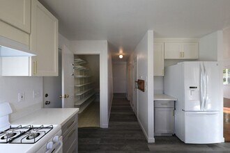 1800 Oak Pl in Mckinleyville, CA - Building Photo - Building Photo