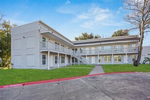 1803 Oak St in La Marque, TX - Building Photo