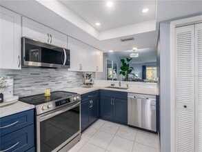 120 Caryl Way in Oldsmar, FL - Building Photo - Building Photo