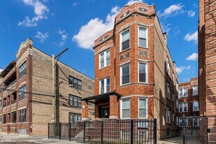 2346 W Thomas St in Chicago, IL - Building Photo