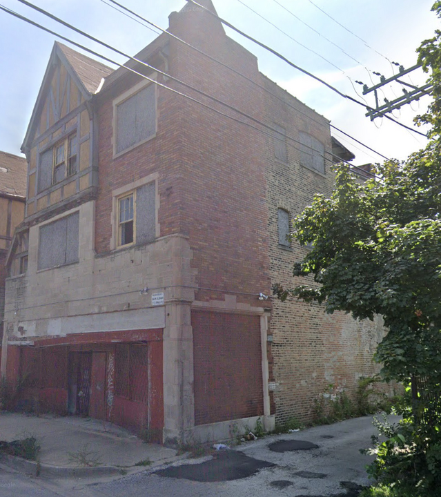 1015 E 82nd St in Chicago, IL - Building Photo