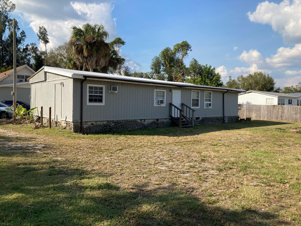 2212 Cantor Ln in North Fort Myers, FL - Building Photo