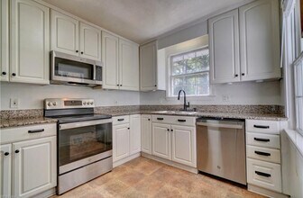 8578 Circle Dr in Norfolk, VA - Building Photo - Building Photo