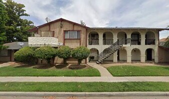 1668 W Ashlan Ave in Fresno, CA - Building Photo