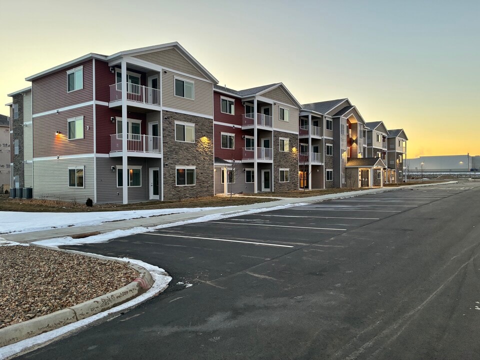 Stone Meadow Apartments in Marshall, MN - Foto de edificio