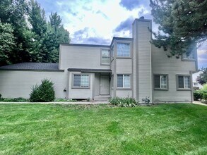 7534 Whimbleton Way in Reno, NV - Building Photo - Building Photo