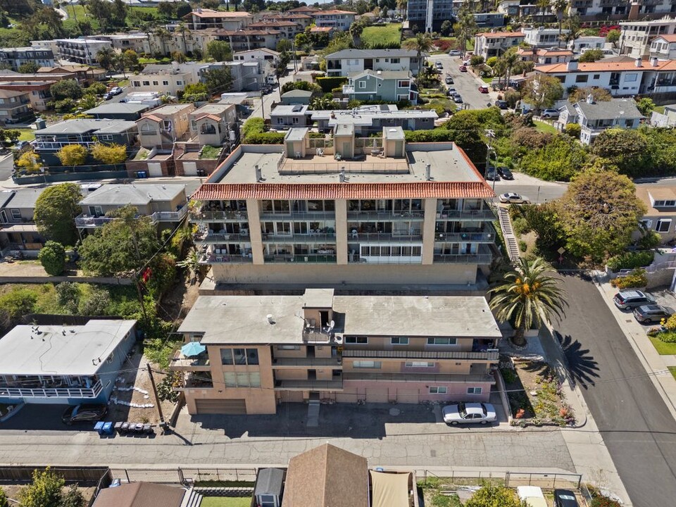 2910 S Peck Ave in Los Angeles, CA - Building Photo