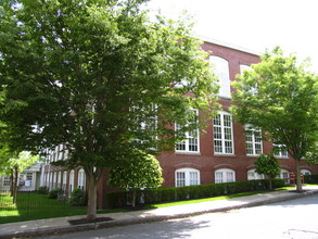 The Courtyard in Newburyport, MA - Building Photo - Building Photo