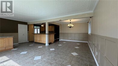 406 Erb St. W in Waterloo, ON - Building Photo - Building Photo