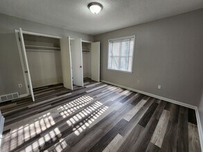 907 S Roselawn Dr in West Memphis, AR - Building Photo - Building Photo