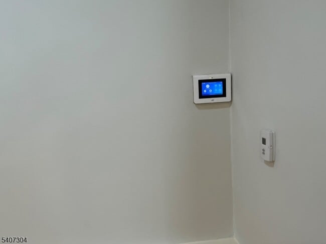 176 Weequahic Ave in Newark, NJ - Building Photo - Building Photo