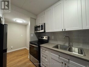 80 Rockwood Ave in St Catharines, ON - Building Photo - Building Photo