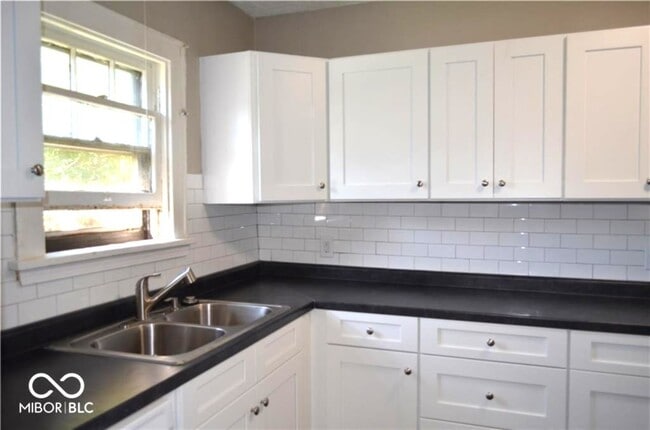 1302 Shannon Ave in Indianapolis, IN - Building Photo - Building Photo