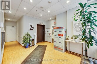15-1115 Maplewood Ave in Toronto, ON - Building Photo - Building Photo