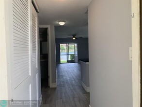 10011 Winding Lake Rd in Sunrise, FL - Building Photo - Building Photo