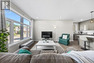 22 Inverkip Ave in Ottawa, ON - Building Photo - Building Photo