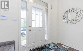 16 Lady Evelyn Cres in Brampton, ON - Building Photo - Building Photo