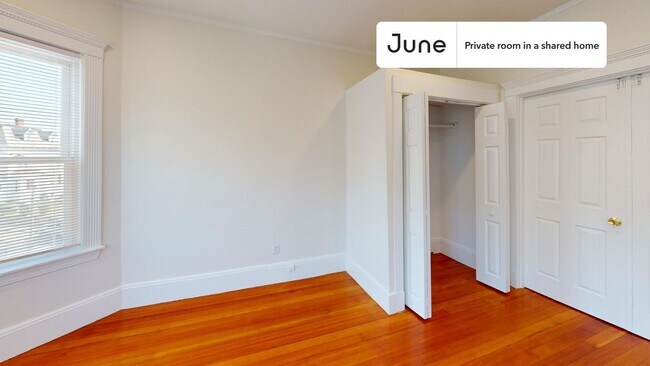 Private bedroom in 3 bed/1 bath Home in Boston, MA - Building Photo - Building Photo