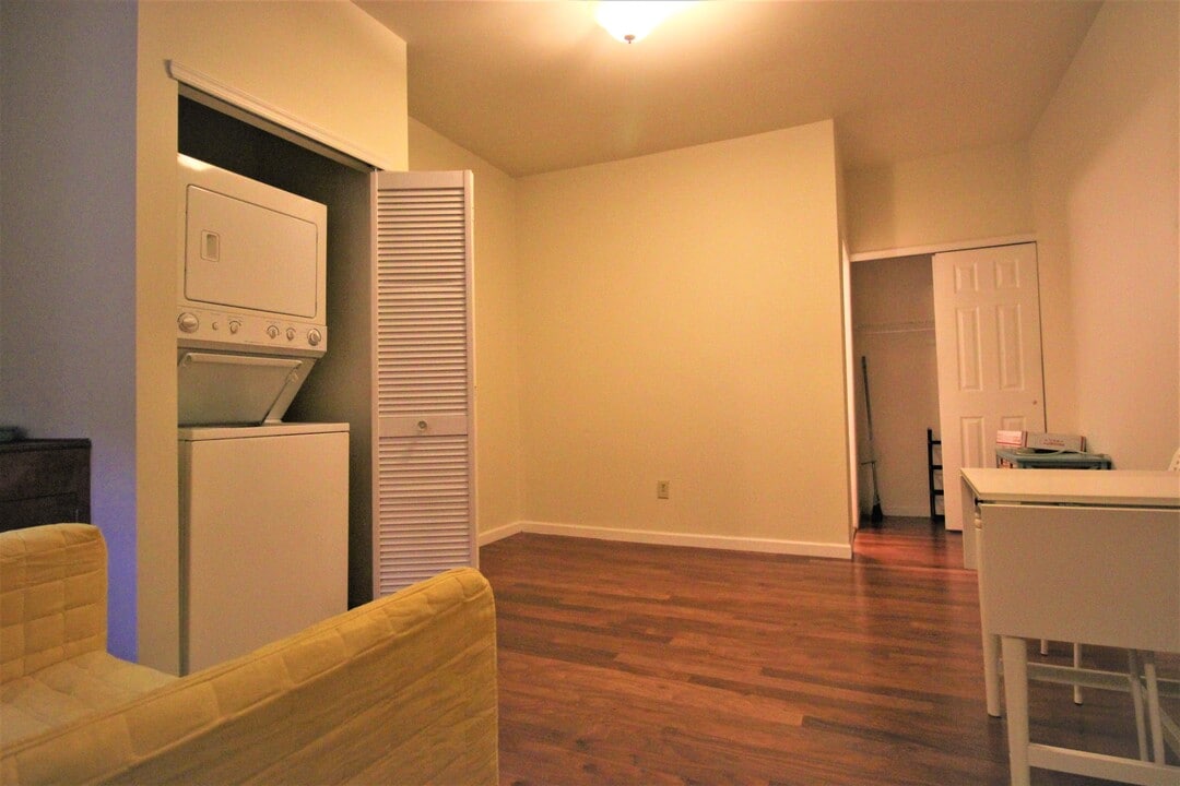 1312 Walnut St, Unit 2F Photo