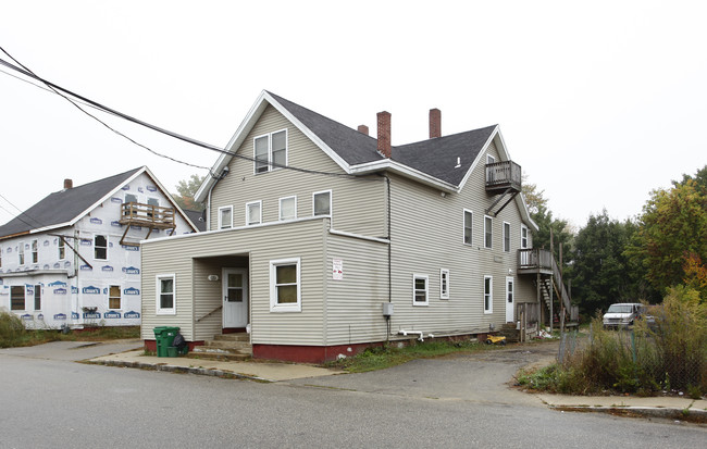 19-21 Lafayette St in Rochester, NH - Foto de edificio - Building Photo