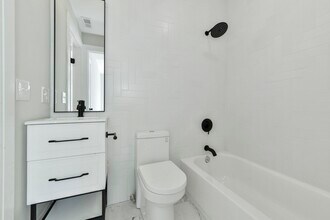 177 Chelsea St, Unit 2 in Boston, MA - Foto de edificio - Building Photo