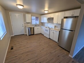 8718 S Vandalia Ave in Tulsa, OK - Building Photo - Building Photo