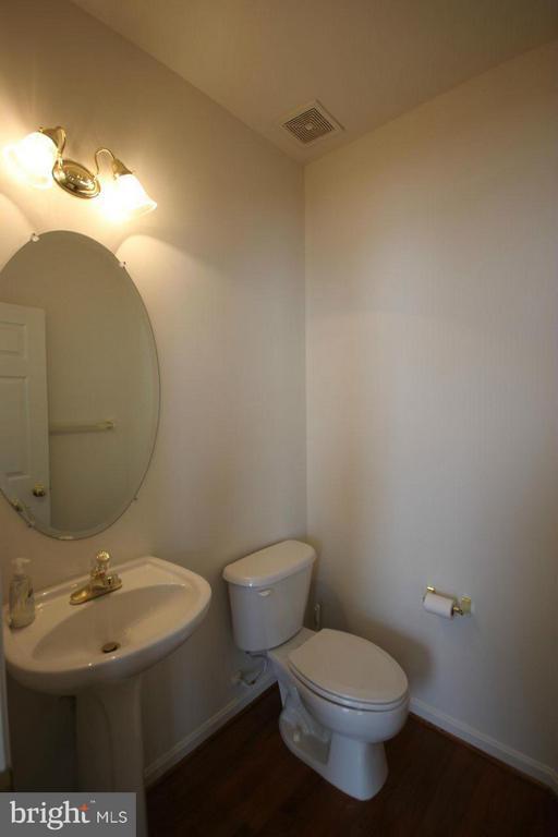 15675 William Bayliss Ct in Woodbridge, VA - Building Photo - Building Photo