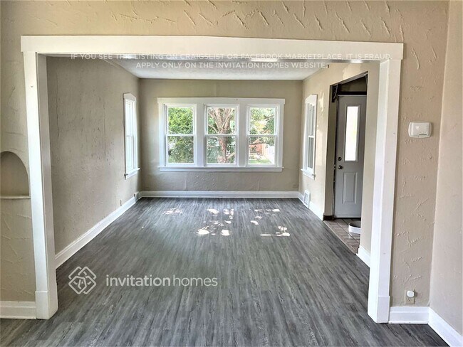 1102 Lathrop Ave in Forest Park, IL - Building Photo - Building Photo