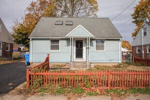 20 Beckwith Dr in Plainville, CT - Building Photo