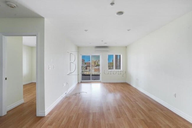 32-14 30th Ave. in Queens, NY - Building Photo - Building Photo