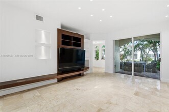 3135 NE 211th St in Aventura, FL - Building Photo - Building Photo