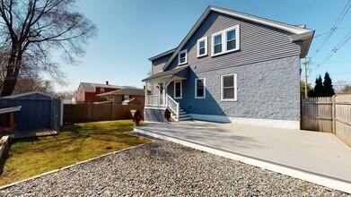 43 Edgewater Ave in Shrewsbury, MA - Building Photo - Building Photo