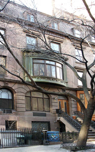 126 E 36th St in New York, NY - Building Photo