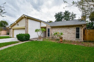 14107 Overbrook Ln in Houston, TX - Building Photo - Building Photo