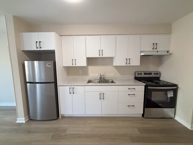 property at 5380 Lakeshore Rd