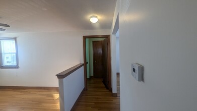 27 King St, Unit #1 in Watertown, MA - Building Photo - Building Photo