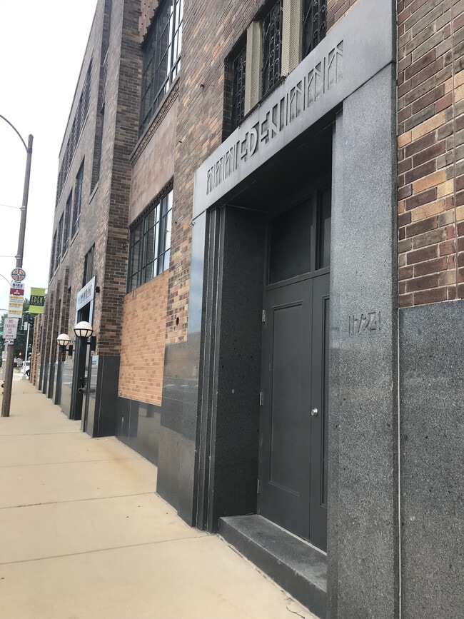 1720 Chouteau Ave, Unit 404