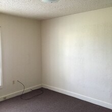 523 W 14th St in Portales, NM - Building Photo - Building Photo