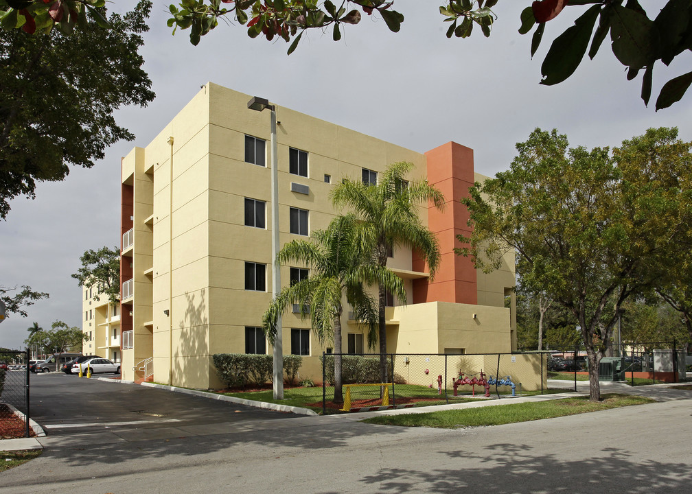 Allapattah Communuity I in Miami, FL - Building Photo