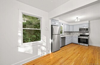 412 Main St in New Canaan, CT - Building Photo - Building Photo