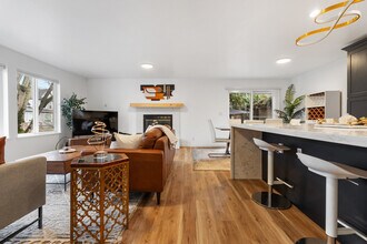 705 24th Ave in Seattle, WA - Building Photo - Building Photo