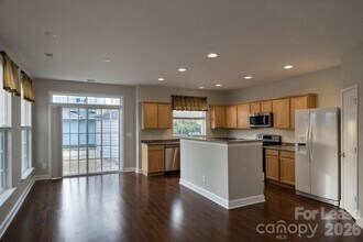 121 Walnut Cove Dr in Mooresville, NC - Building Photo - Building Photo