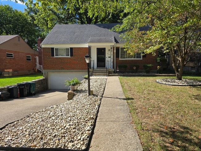 6595 Montevista Dr in Cincinnati, OH - Building Photo - Building Photo