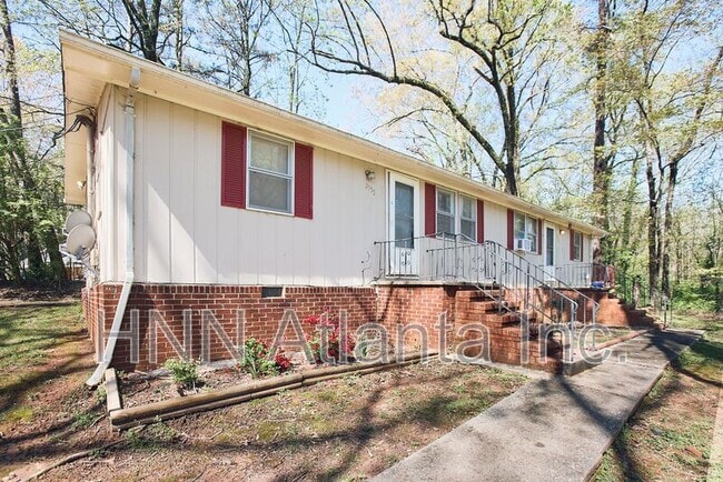 property at 2555 Lloyd Rd