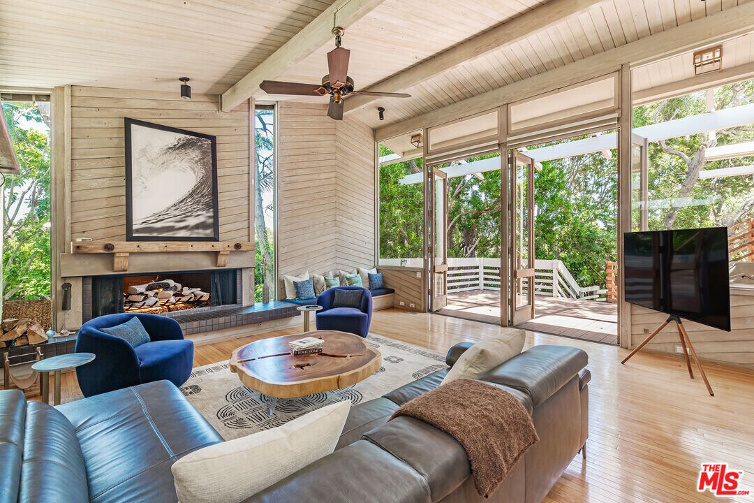 28818 Selfridge Dr in Malibu, CA - Building Photo