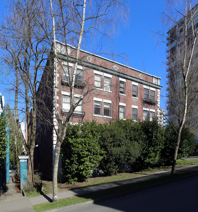 The Marlborough Apartments in Vancouver, BC - Building Photo - Building Photo