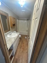 2008 W 3rd St in Newton, KS - Building Photo - Building Photo