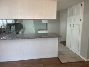 65 Yewleaf Rd in The Woodlands, TX - Building Photo - Building Photo